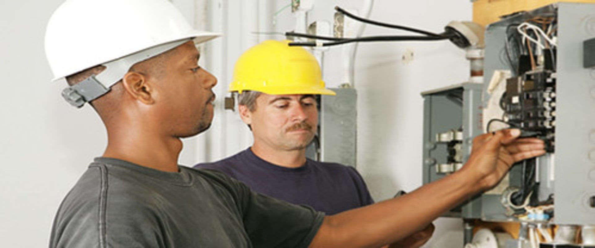 Electrical Solutions For Your Home: Finding The Right Residential Electrician In Birmingham